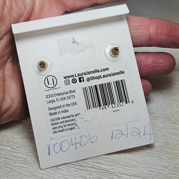 Rhinestone Snowflake Earrings Laura Janelle NWT - Picture 3 of 5